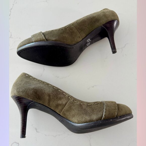 Coach Suede Heels – Moss Green, Size 7.5 - Picture 2 of 7